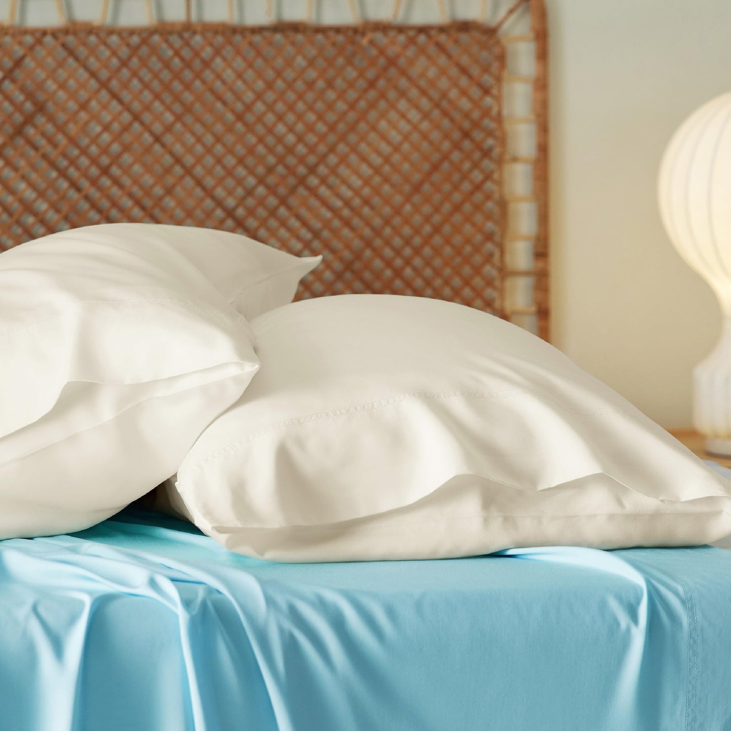 Bedsure Pillow Cases Queen, Cooling Pillow Cases, Rayon Derived from Bamboo Dark Grey Pillowcases Queen Size Set of 2, Breathable & Soft Bedding Pillow Cover with Envelope Closure,Gifts, 20x30 Inches